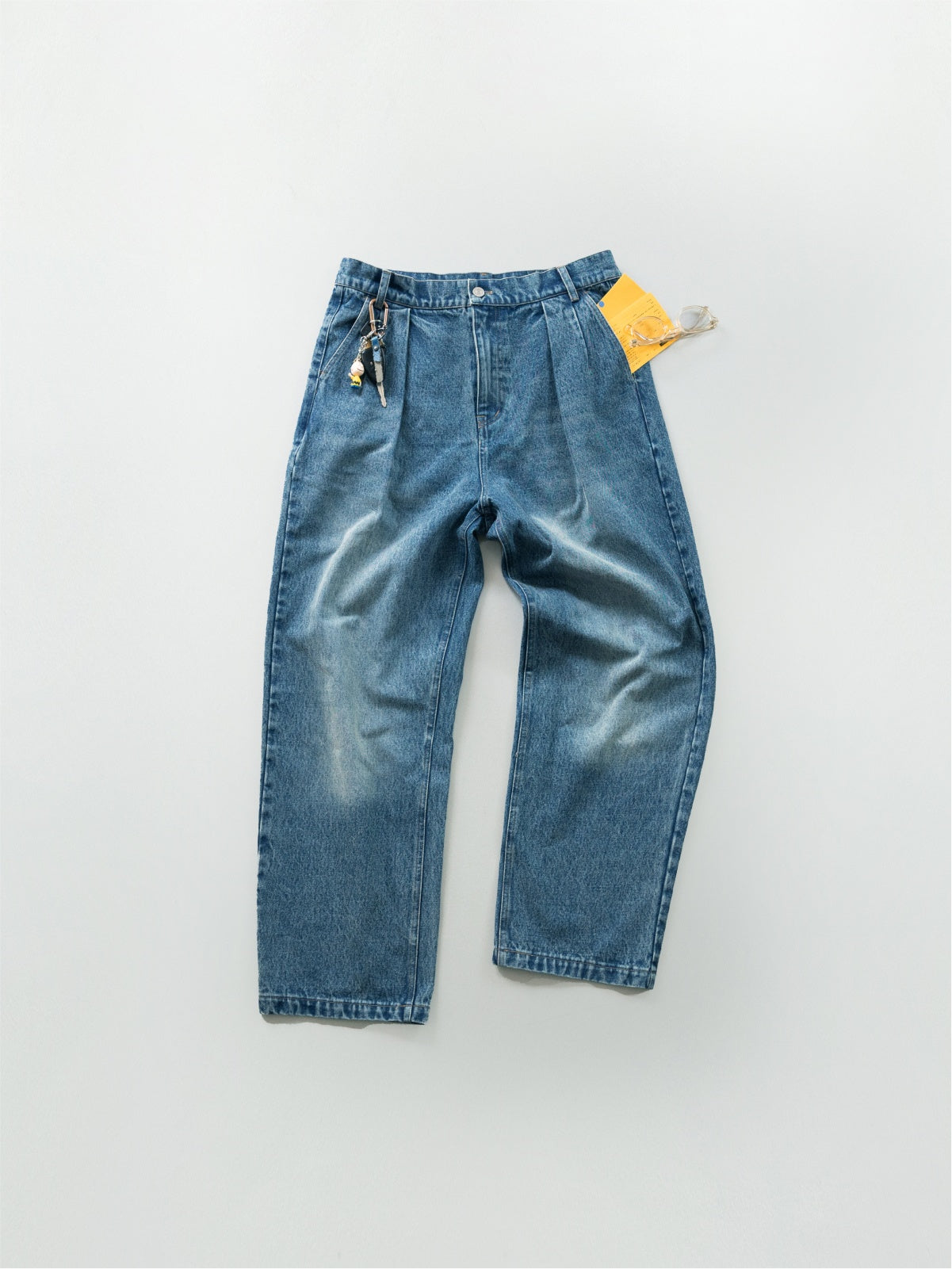 Loose Fit Pin-tuck Denim Pants (Mid Indigo)