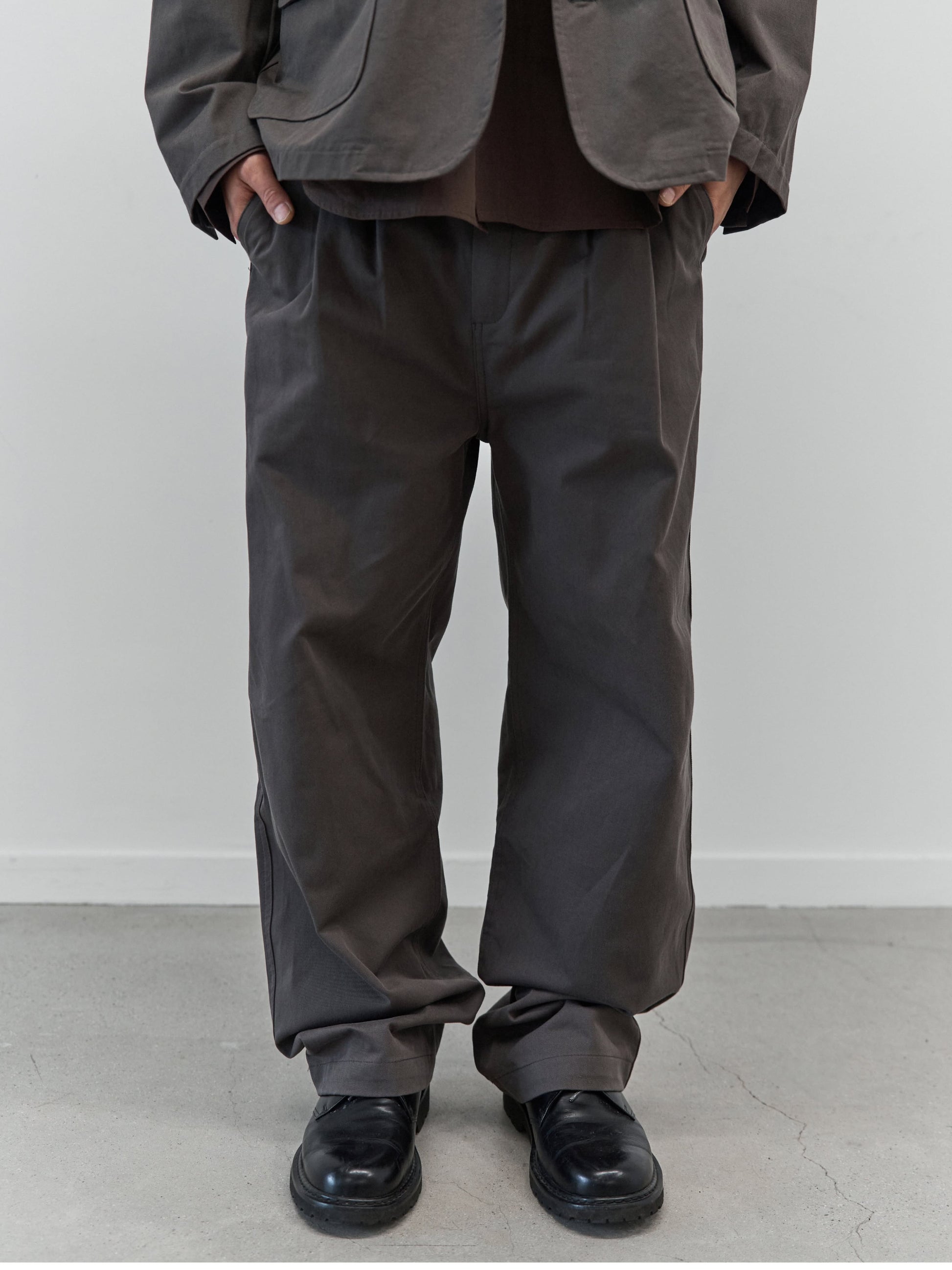 City Worker Pin-tuck Trouser (Ash Brown)