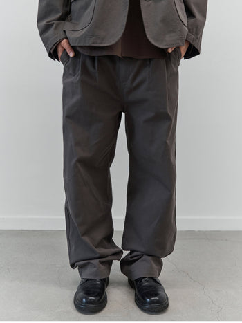 City Worker Pin-tuck Trouser (Ash Brown)
