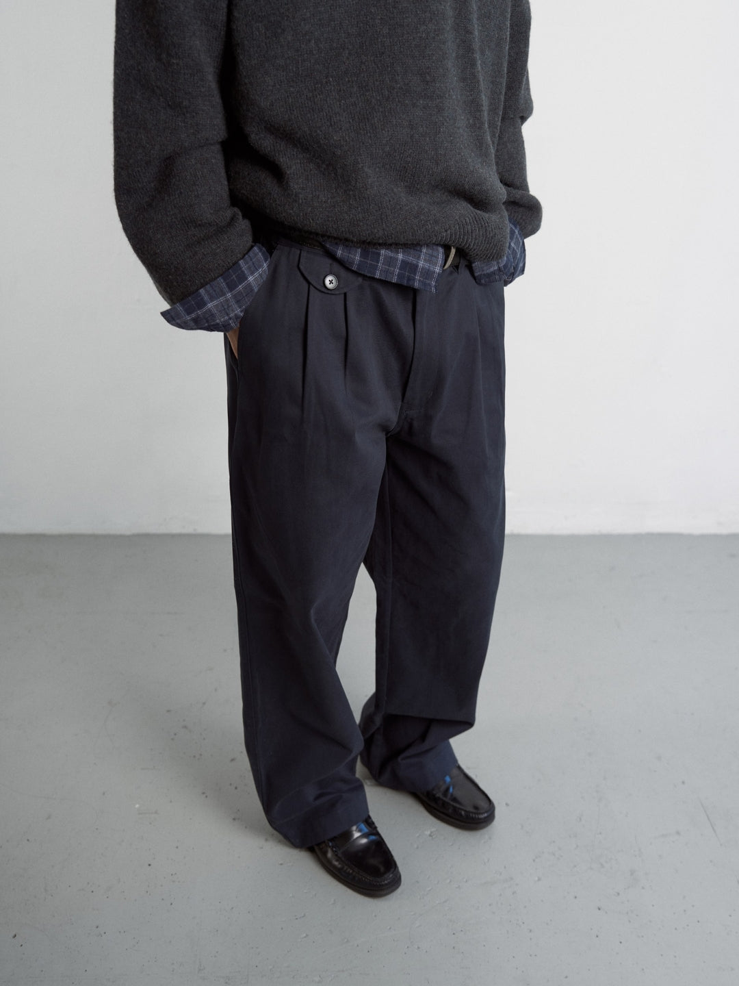 Everyday Pin-tuck Chino Pants (Navy)