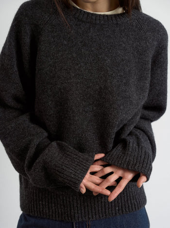 Shaggy Dog Round Knit (Charcoal)