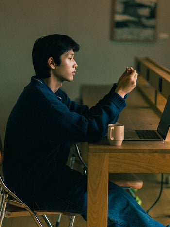 Fine Wool Roundneck Cardigan (Navy)