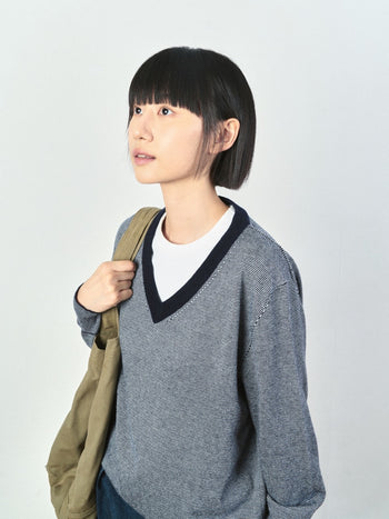 (W)Pin-Stripe V-neck Knit (Olive)