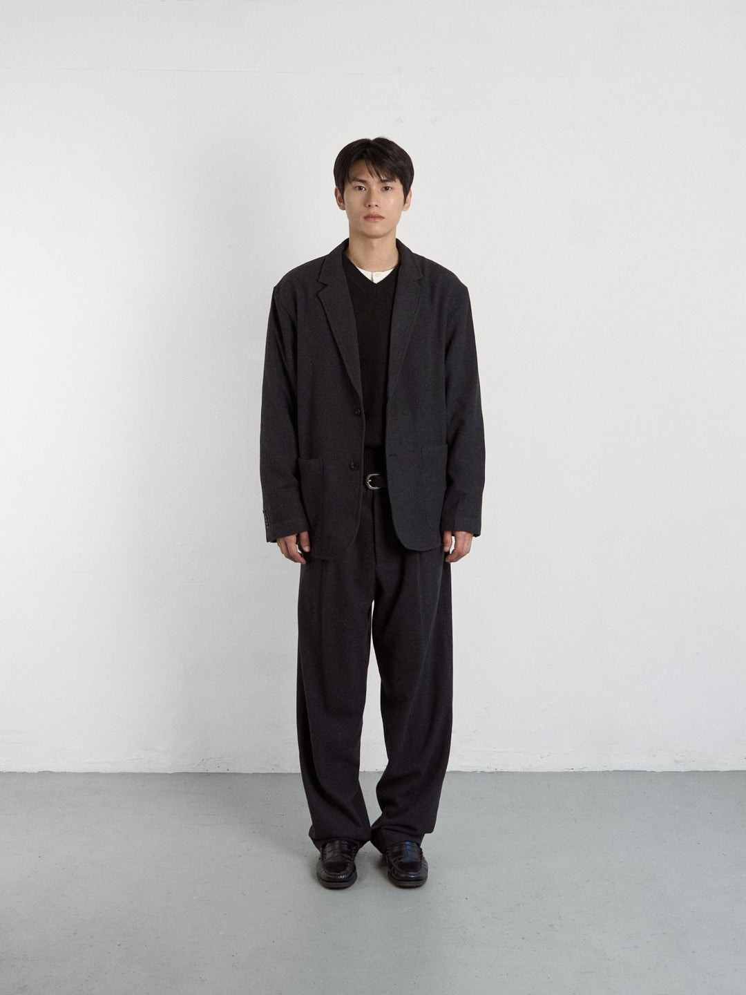 City Light Wool Pin-tuck Trouser (Black)