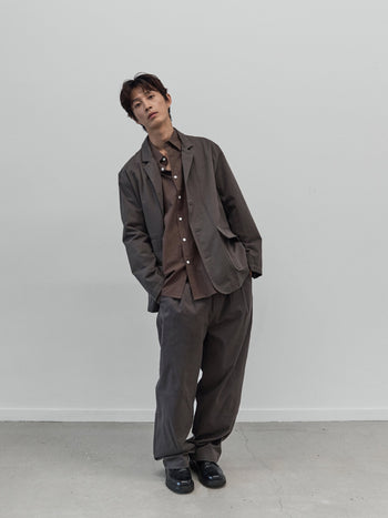 City Worker Pin-tuck Trouser (Ash Brown)