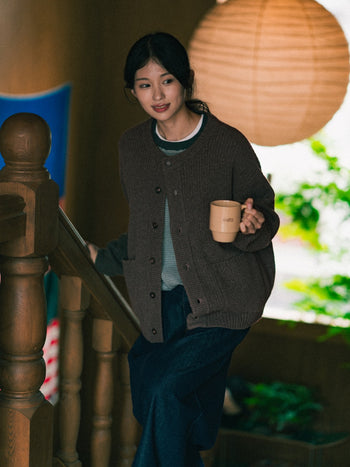 Fine Wool Roundneck Cardigan (Brown)