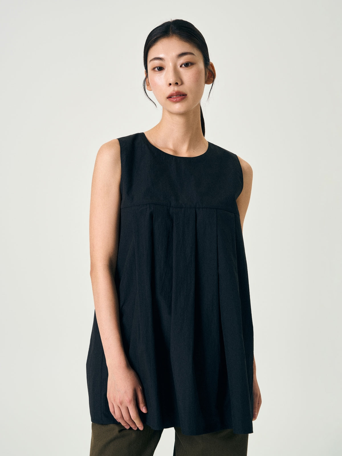 Pleats Sleeveless Top (Black) | Havehad