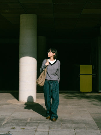 Loose Fit Pin-tuck Denim Pants - Mid Indigo | A1 (M)