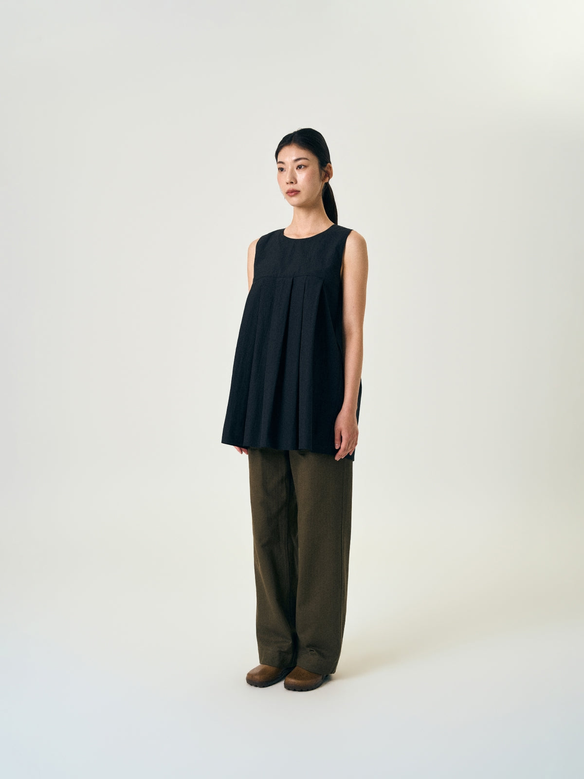 Pleats Sleeveless Top (Black) | Havehad