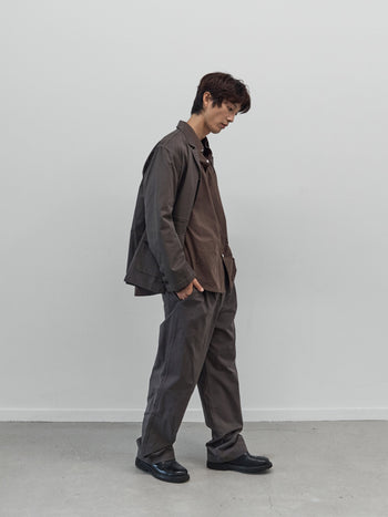 City Worker Pin-tuck Trouser (Ash Brown)