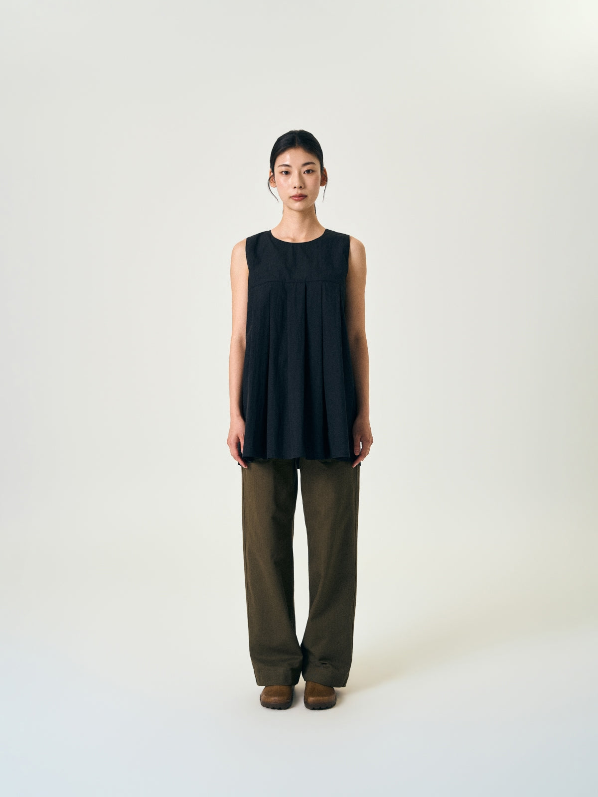 トップス UNOF PLEATS TANK TOP Pleats Sleeveless Top (Black) | Havehad