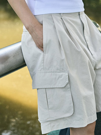 Utility Pin-tuck Cargo Shorts (Light Olive)